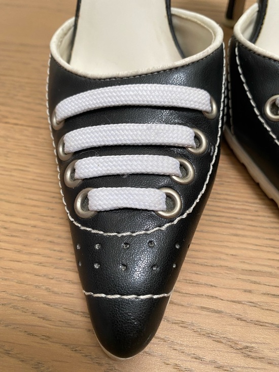 le chateau Pointed Toe Mule Heels with Lace Detail - Picture 4 of 12